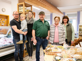German poultry family Specken - From wheat grain to chicken wings